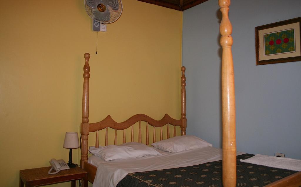 Hotel Acacia Kampala Pokoj fotografie