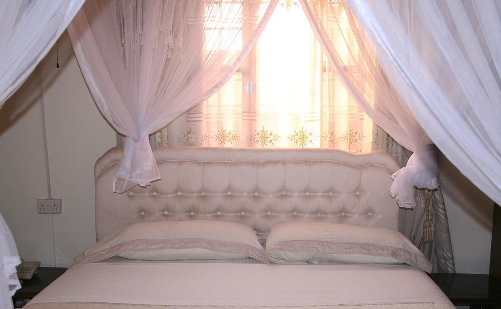 Hotel Acacia Kampala Pokoj fotografie